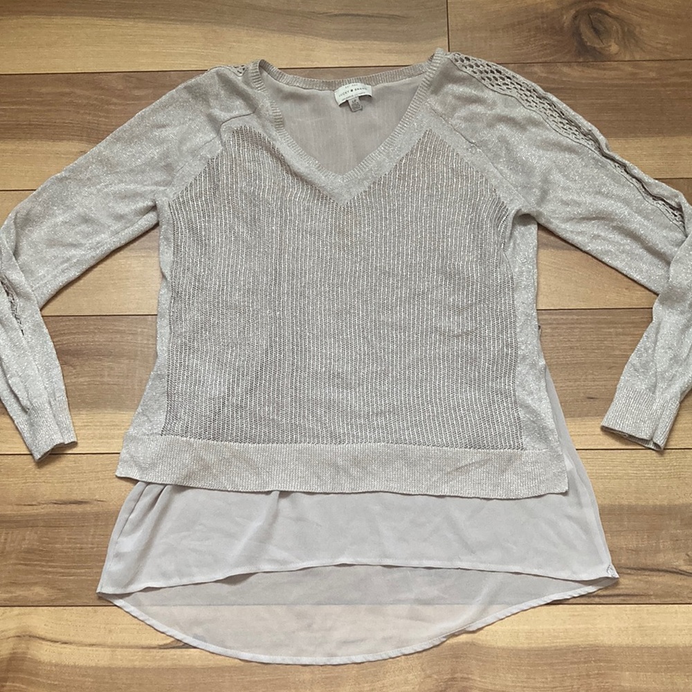 Lucky Brand Silver V Nexk Lightweight Sweater. Size S